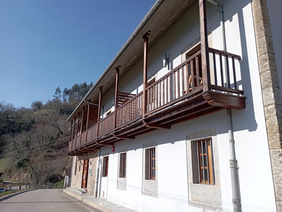 Hotel San Martino Pola de Lena Exteriör bild